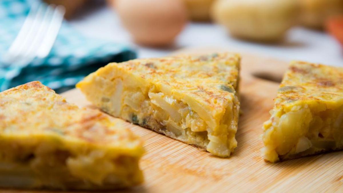 Tortilla de patatas con cebolla